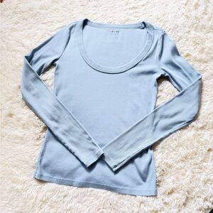 Old Navy Light Blue Scoop Neck Long Sleeve Tee